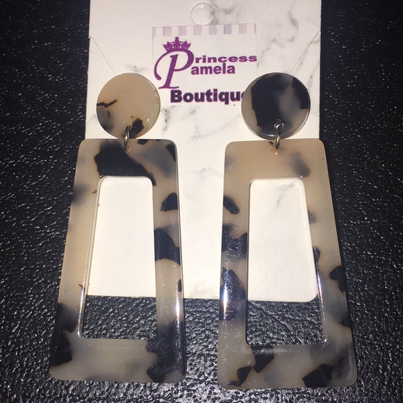 Beige Acetate Tortoise Drop Earrings - Picture 3 of 4